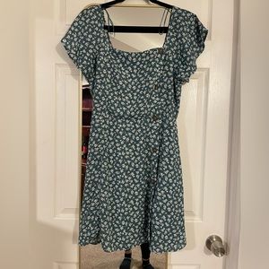 Sienna Sky Fit and Flare Smocked Floral Dress L EUC